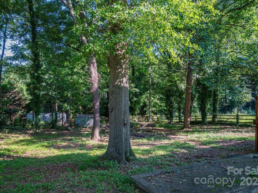 10925 Lassen Court, Charlotte, NC 28214.  MLS# CAR4270241, YatesRealty ID 26184. 