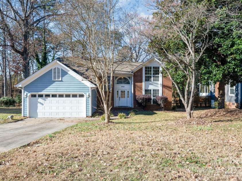 10925 Lassen Court, Charlotte, NC 28214.  MLS# CAR4329865, YatesRealty ID 26184. 