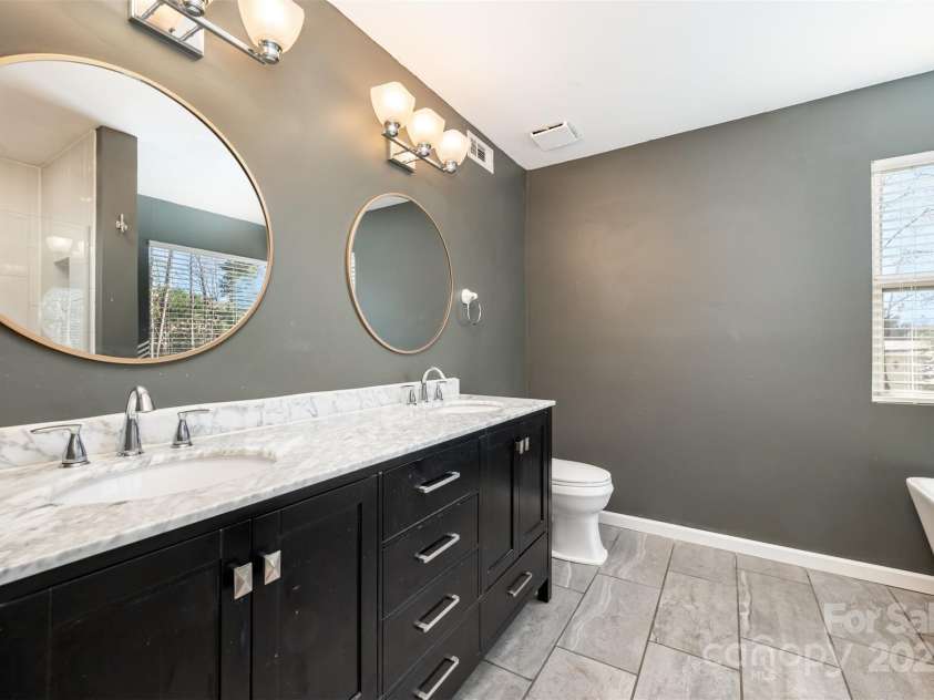 10925 Lassen Court, Charlotte, NC 28214.  MLS# CAR4329865, YatesRealty ID 26184. 