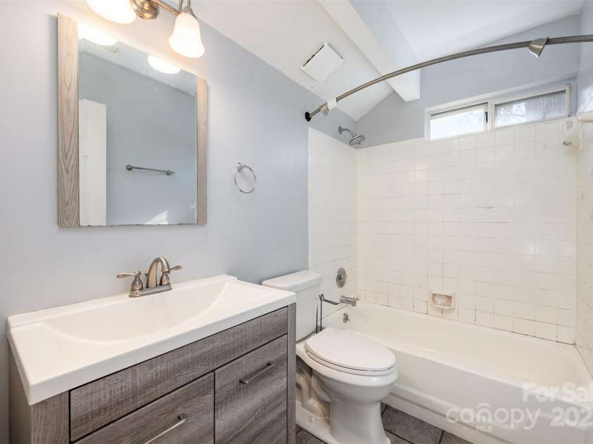 10925 Lassen Court, Charlotte, NC 28214.  MLS# CAR4329865, YatesRealty ID 26184. 