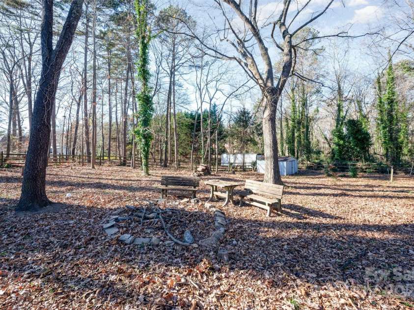 10925 Lassen Court, Charlotte, NC 28214.  MLS# CAR4329865, YatesRealty ID 26184. 