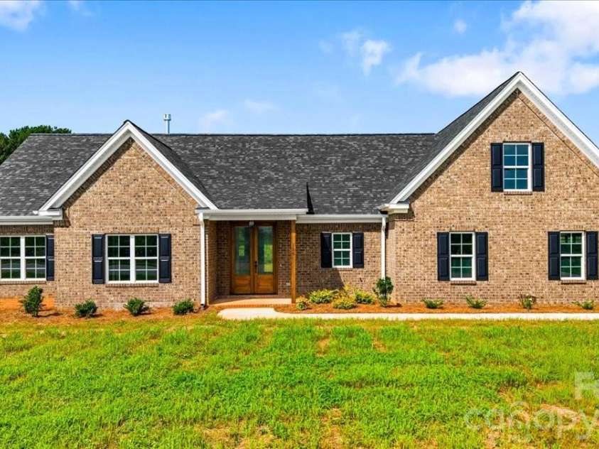 156 Greenhill Road, Mocksville, NC 27028.  MLS# CAR4387048, YatesRealty ID 26185. 