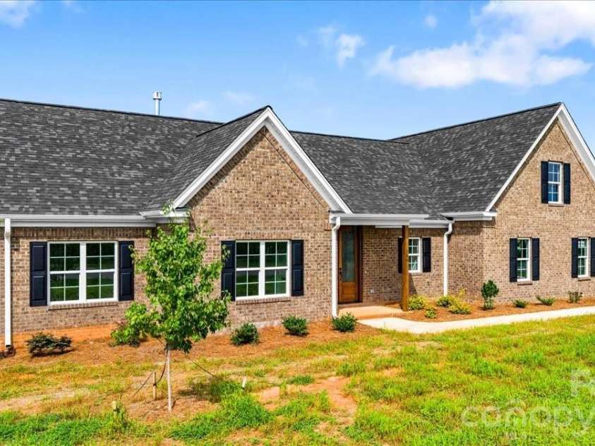 156 Greenhill Road, Mocksville, NC 27028.  MLS# CAR4387048, YatesRealty ID 26185. 