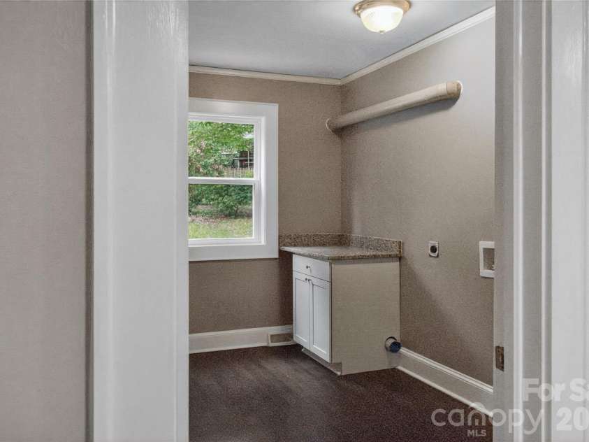 208 5th Street, Albemarle, NC 28001.  MLS# CAR4387165, YatesRealty ID 26186. 