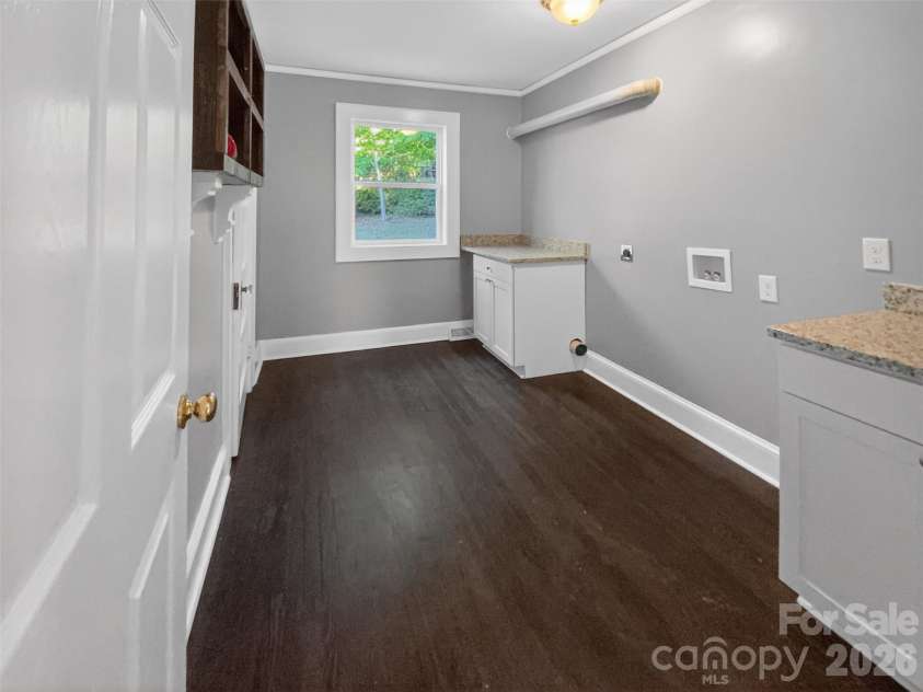 208 5th Street, Albemarle, NC 28001.  MLS# CAR4387165, YatesRealty ID 26186. 