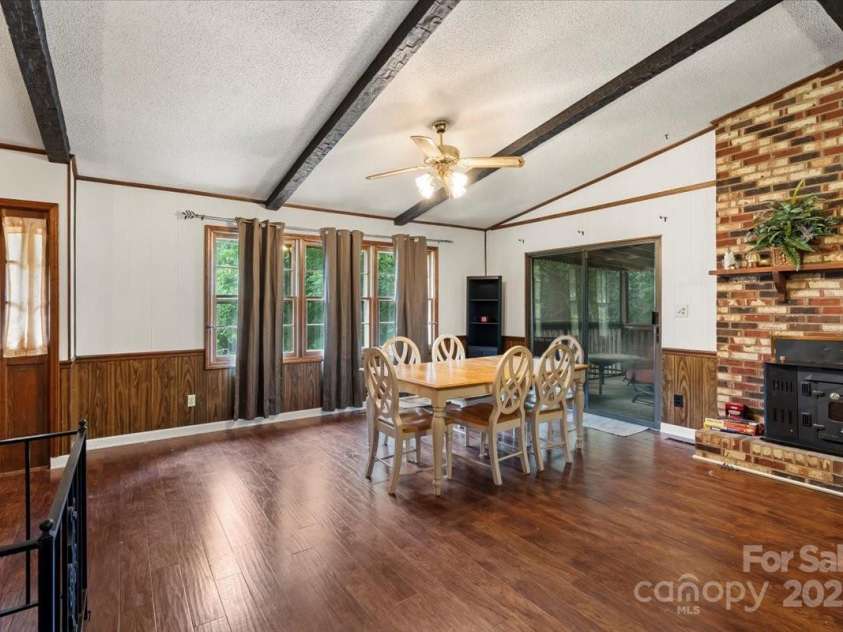 1808 Alpine Lane, Gastonia, NC 28054.  MLS# CAR4276235, YatesRealty ID 26187. 