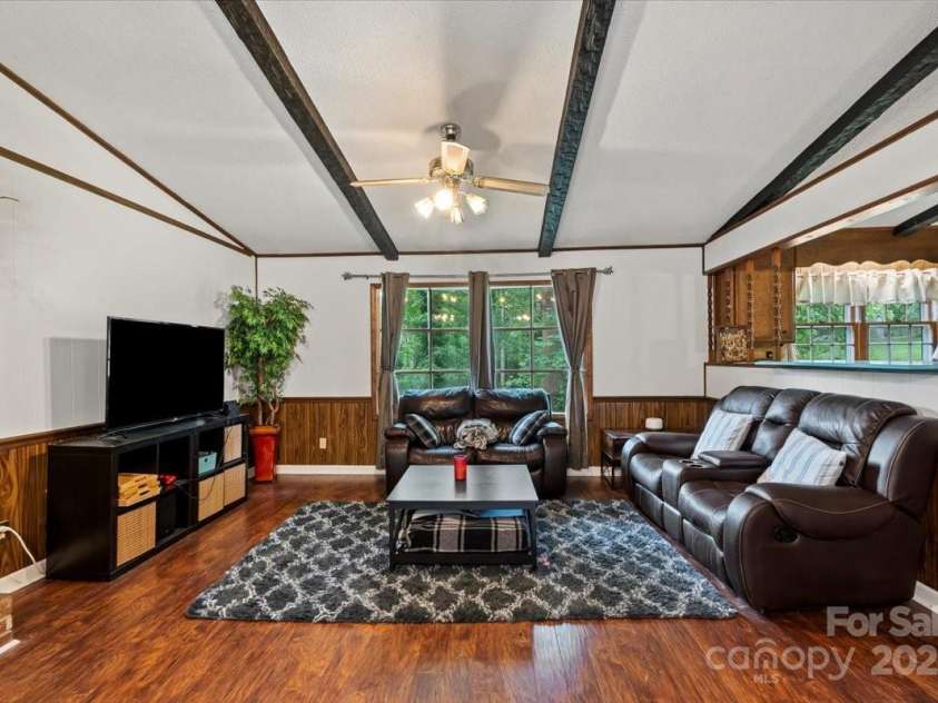 1808 Alpine Lane, Gastonia, NC 28054.  MLS# CAR4276235, YatesRealty ID 26187. 