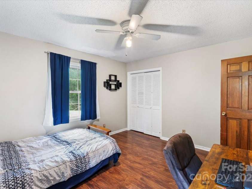 1808 Alpine Lane, Gastonia, NC 28054.  MLS# CAR4276235, YatesRealty ID 26187. 