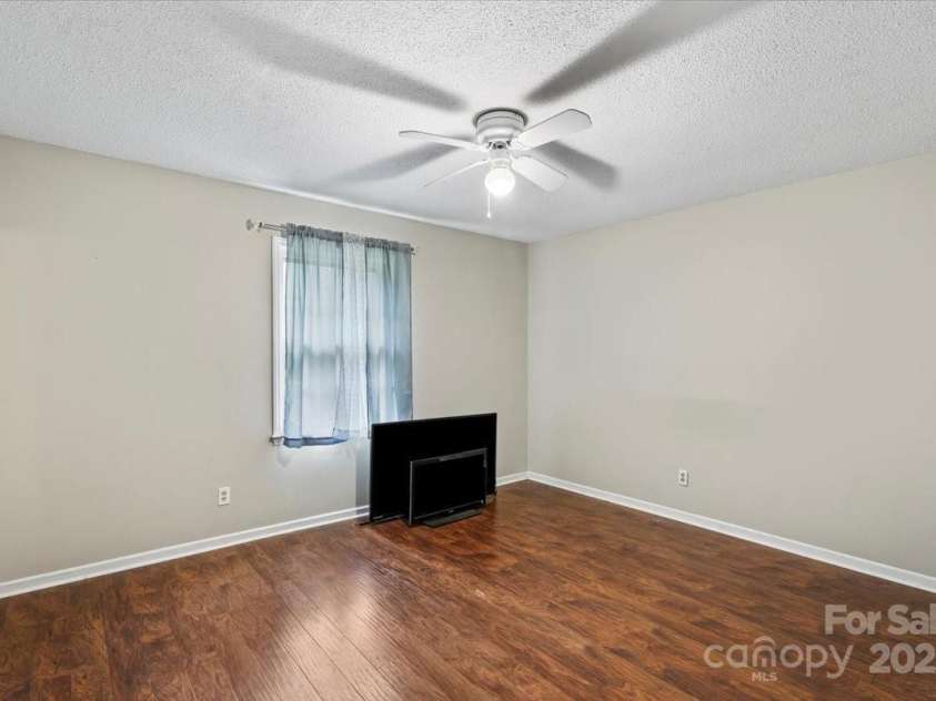 1808 Alpine Lane, Gastonia, NC 28054.  MLS# CAR4276235, YatesRealty ID 26187. 