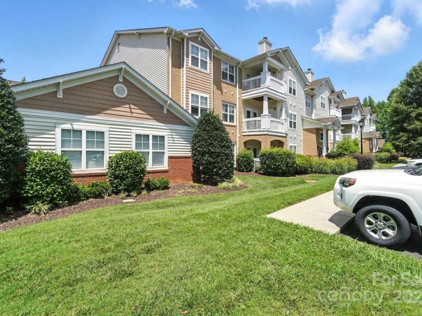 12435 Copper Mountain Boulevard, Charlotte, NC 28277.  MLS# CAR4278005, YatesRealty ID 26188. Front Entrance