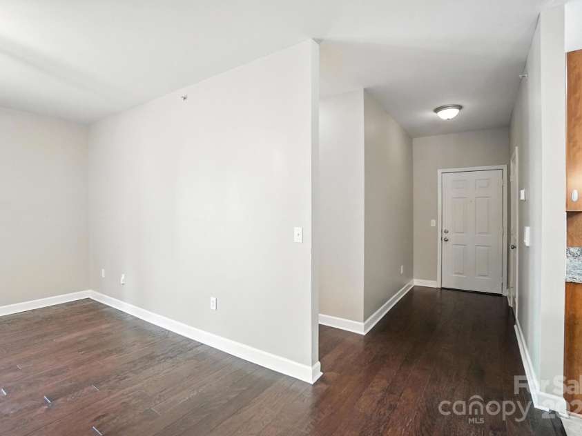 12435 Copper Mountain Boulevard, Charlotte, NC 28277.  MLS# CAR4278005, YatesRealty ID 26188. Front Hallway
