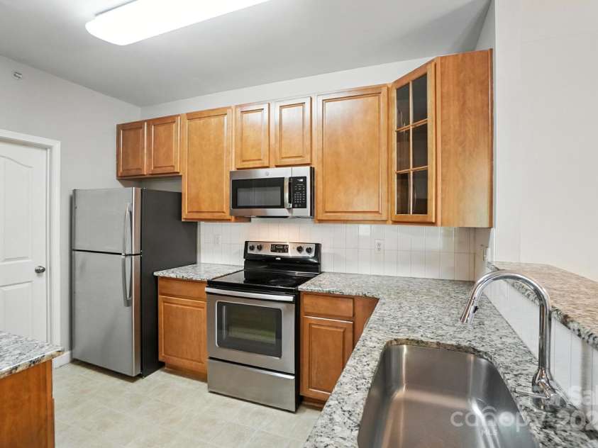 12435 Copper Mountain Boulevard, Charlotte, NC 28277.  MLS# CAR4278005, YatesRealty ID 26188. Kitchen
