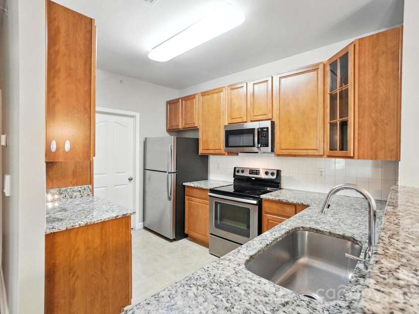 12435 Copper Mountain Boulevard, Charlotte, NC 28277.  MLS# CAR4278005, YatesRealty ID 26188. Kitchen