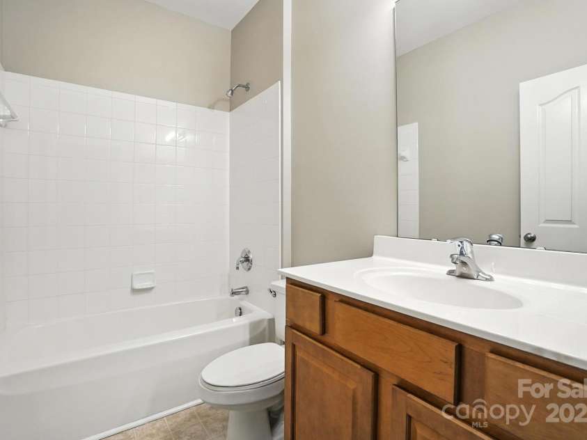 12435 Copper Mountain Boulevard, Charlotte, NC 28277.  MLS# CAR4278005, YatesRealty ID 26188. Secondary Bath