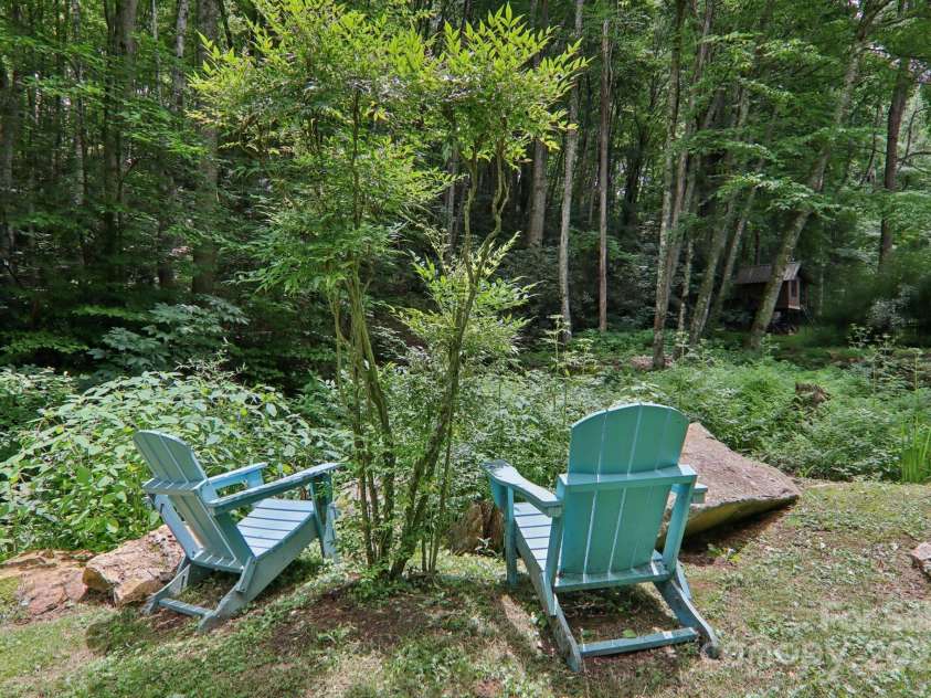 17 CRIPPLE CREEK Drive, Waynesville, NC 28785.  MLS# CAR4269422, YatesRealty ID 26189. 