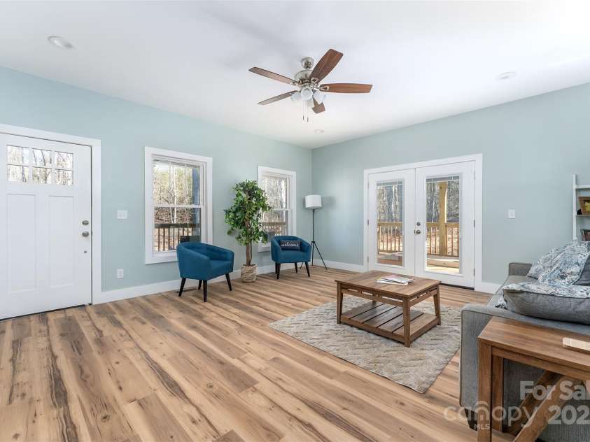 1585 South Main Street, Mars Hill, NC 28754.  MLS# CAR4196541, YatesRealty ID 2619. 