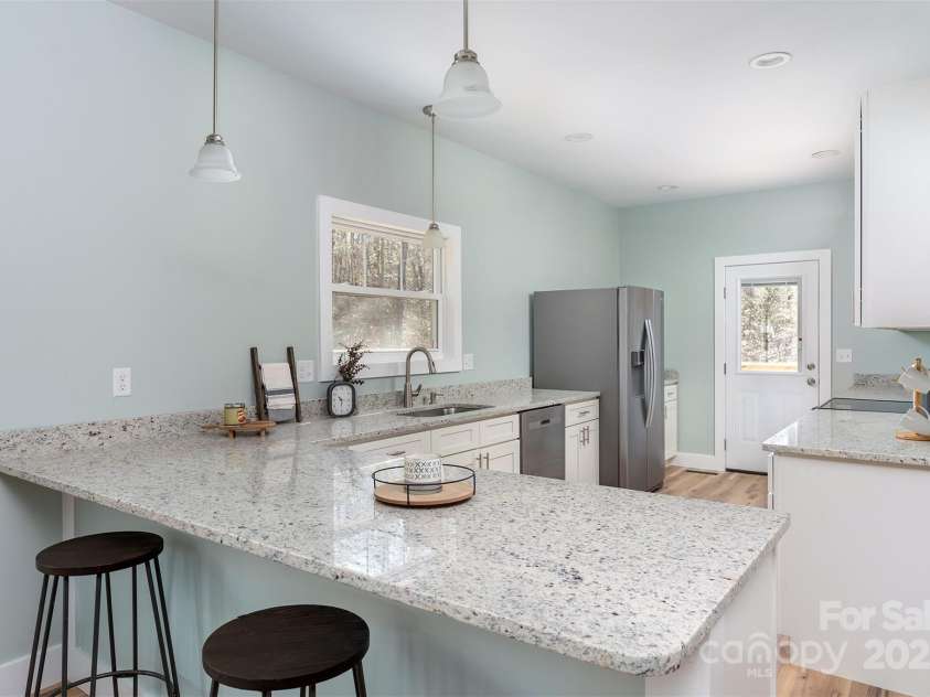 1585 South Main Street, Mars Hill, NC 28754.  MLS# CAR4196541, YatesRealty ID 2619. 