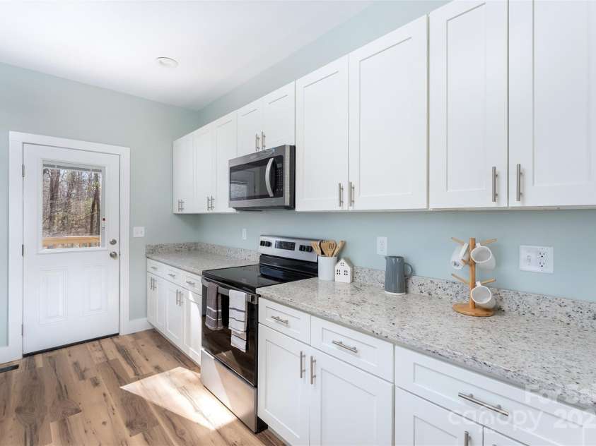 1585 South Main Street, Mars Hill, NC 28754.  MLS# CAR4196541, YatesRealty ID 2619. 