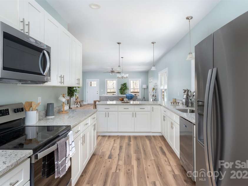 1585 South Main Street, Mars Hill, NC 28754.  MLS# CAR4196541, YatesRealty ID 2619. 