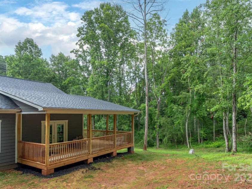 1585 South Main Street, Mars Hill, NC 28754.  MLS# CAR4196541, YatesRealty ID 2619. 