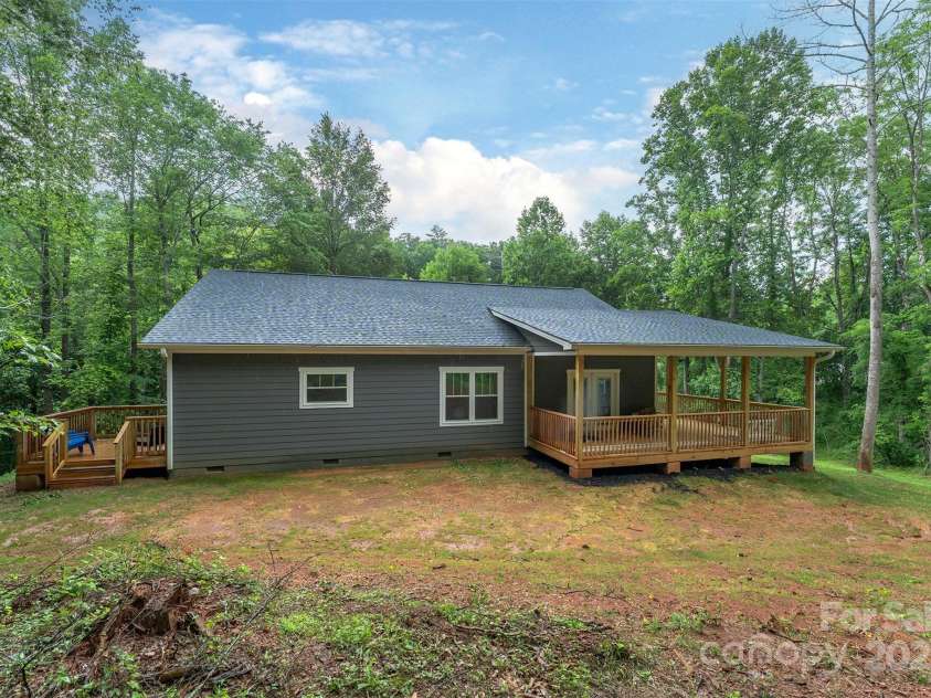1585 South Main Street, Mars Hill, NC 28754.  MLS# CAR4196541, YatesRealty ID 2619. 