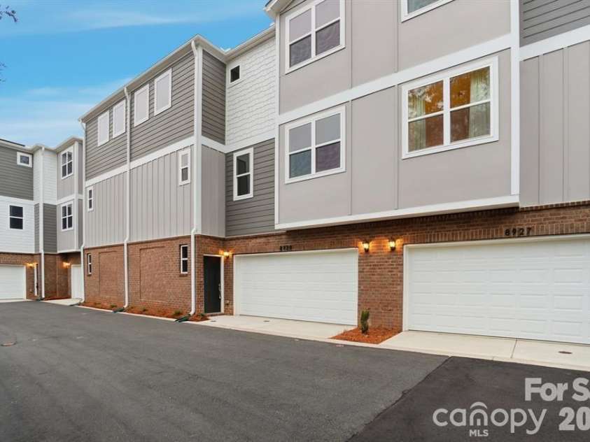 8929 Sharonbrook Drive, Charlotte, NC 28210.  MLS# CAR4398883, YatesRealty ID 2619. 