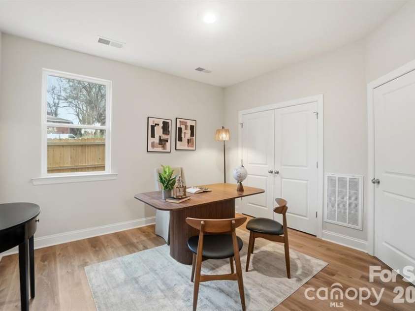8929 Sharonbrook Drive, Charlotte, NC 28210.  MLS# CAR4398883, YatesRealty ID 2619. 