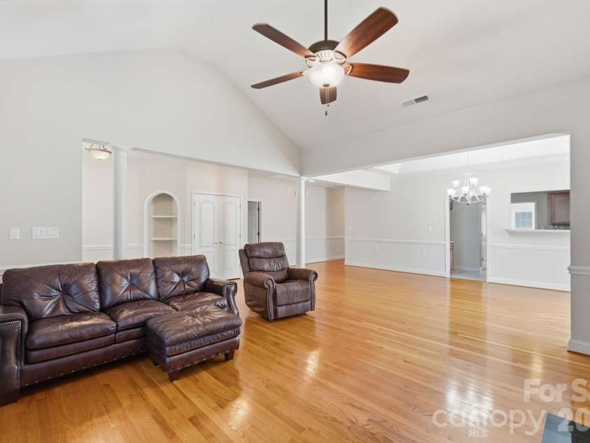 13344 Old Compton Court, Pineville, NC 28134.  MLS# CAR4385876, YatesRealty ID 26190. 