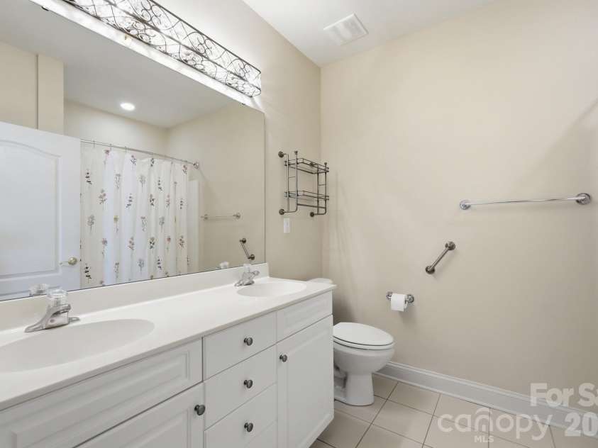 13344 Old Compton Court, Pineville, NC 28134.  MLS# CAR4385876, YatesRealty ID 26190. 
