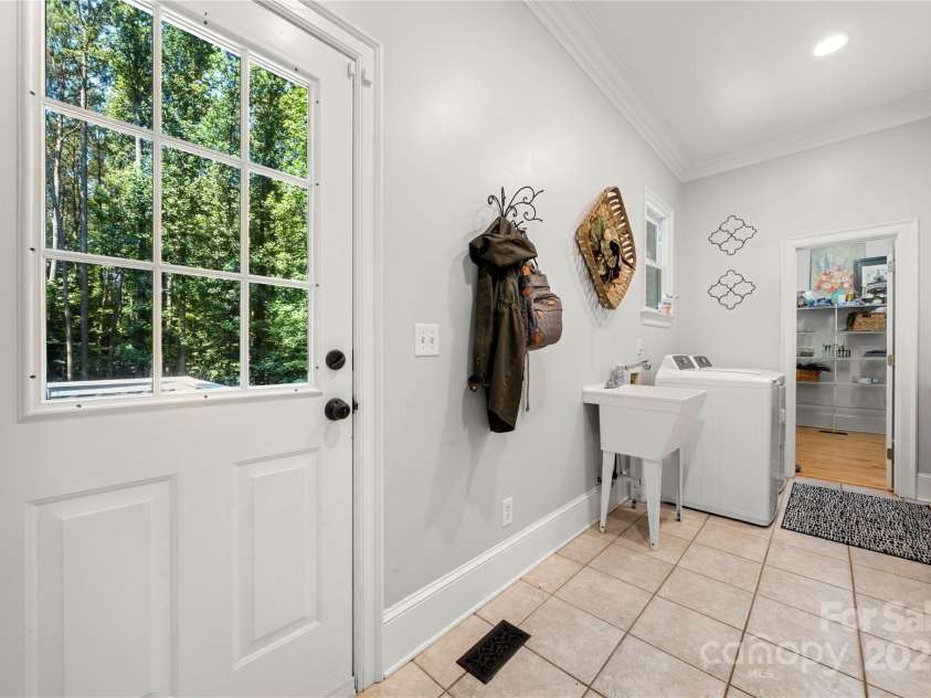 480 Robinson Road, Mooresville, NC 28117.  MLS# CAR4276641, YatesRealty ID 26190. 
