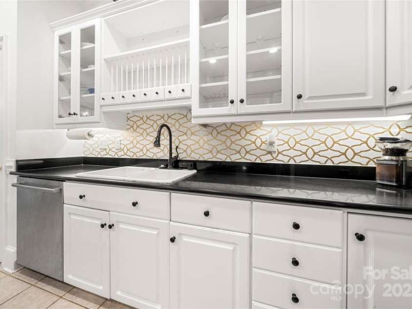 480 Robinson Road, Mooresville, NC 28117.  MLS# CAR4276641, YatesRealty ID 26190. 