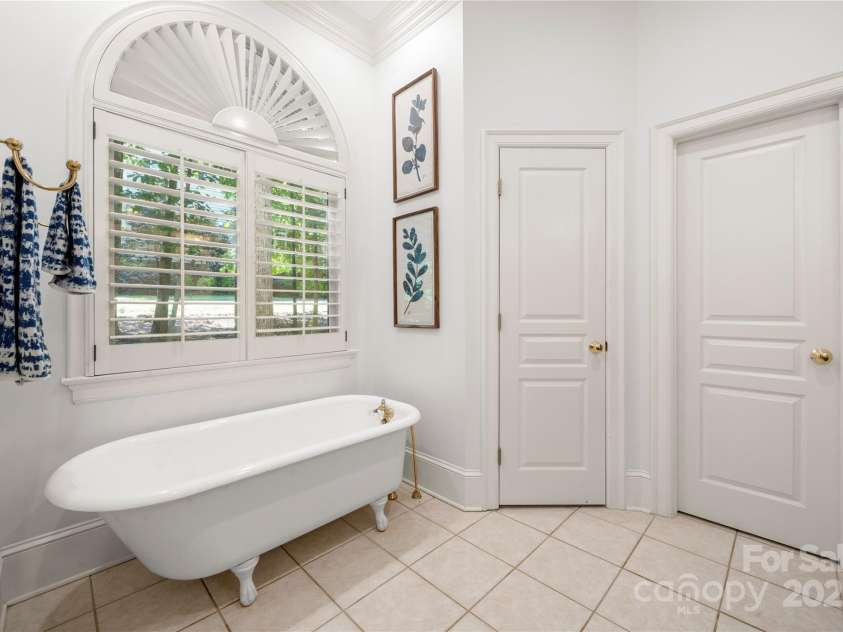 480 Robinson Road, Mooresville, NC 28117.  MLS# CAR4276641, YatesRealty ID 26190. 