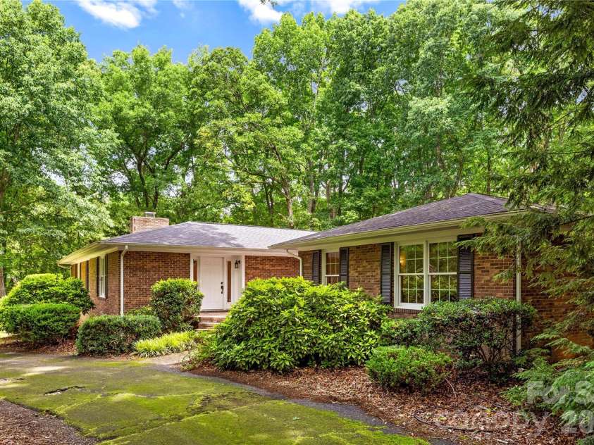 2038 Skyway Drive, Monroe, NC 28110.  MLS# CAR4387550, YatesRealty ID 26192. 