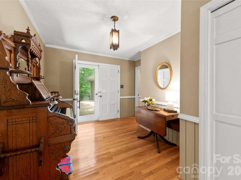 2038 Skyway Drive, Monroe, NC 28110.  MLS# CAR4387550, YatesRealty ID 26192. 