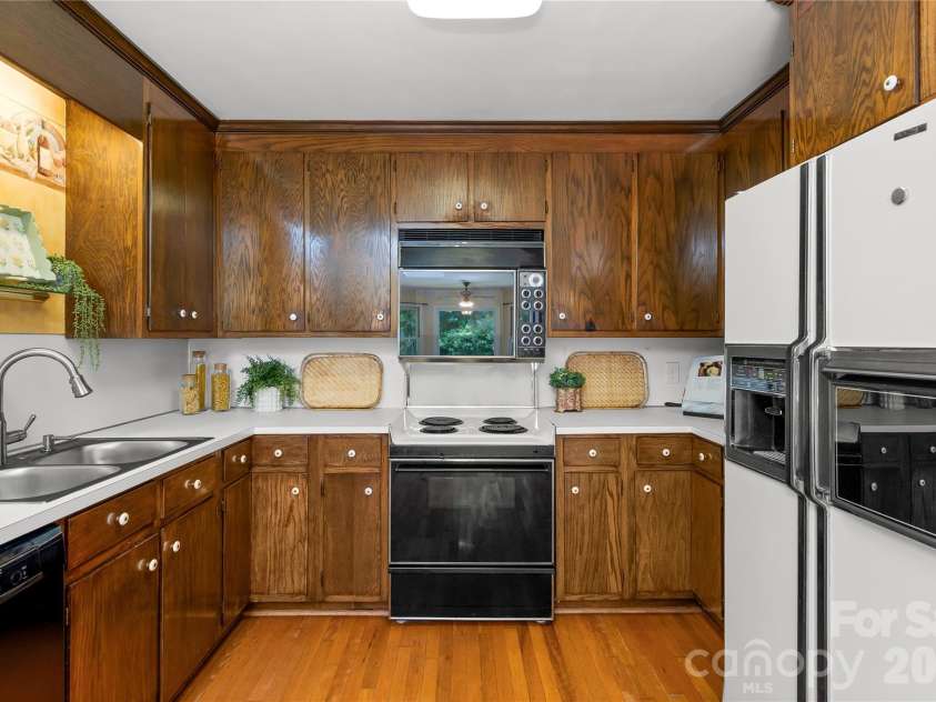 2038 Skyway Drive, Monroe, NC 28110.  MLS# CAR4387550, YatesRealty ID 26192. 