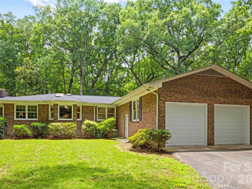 2038 Skyway Drive, Monroe, NC 28110.  MLS# CAR4387550, YatesRealty ID 26192. 