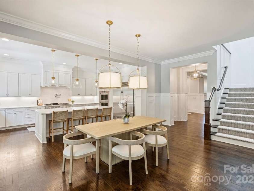 431 Wonderwood Drive, Charlotte, NC 28211.  MLS# CAR4266684, YatesRealty ID 26192. 