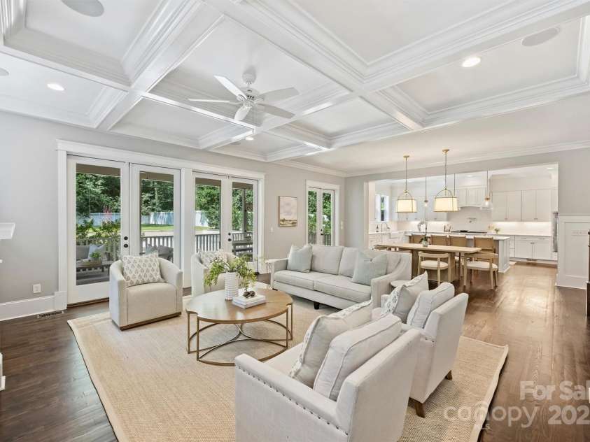 431 Wonderwood Drive, Charlotte, NC 28211.  MLS# CAR4266684, YatesRealty ID 26192. 