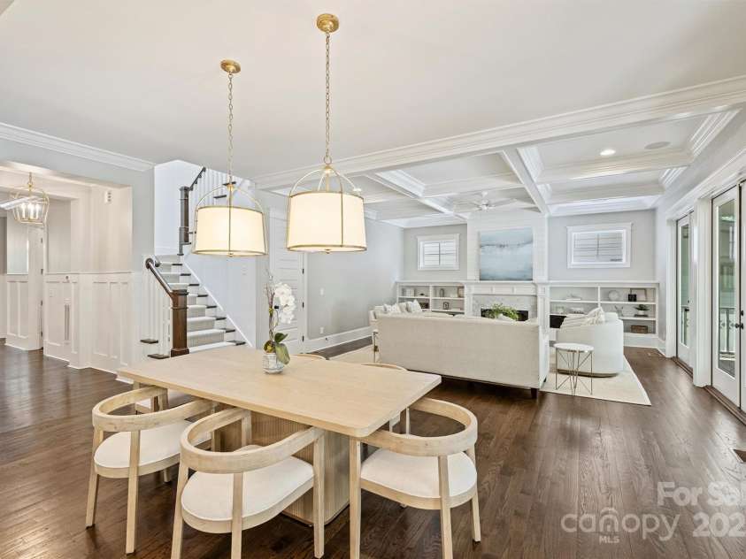 431 Wonderwood Drive, Charlotte, NC 28211.  MLS# CAR4266684, YatesRealty ID 26192. 