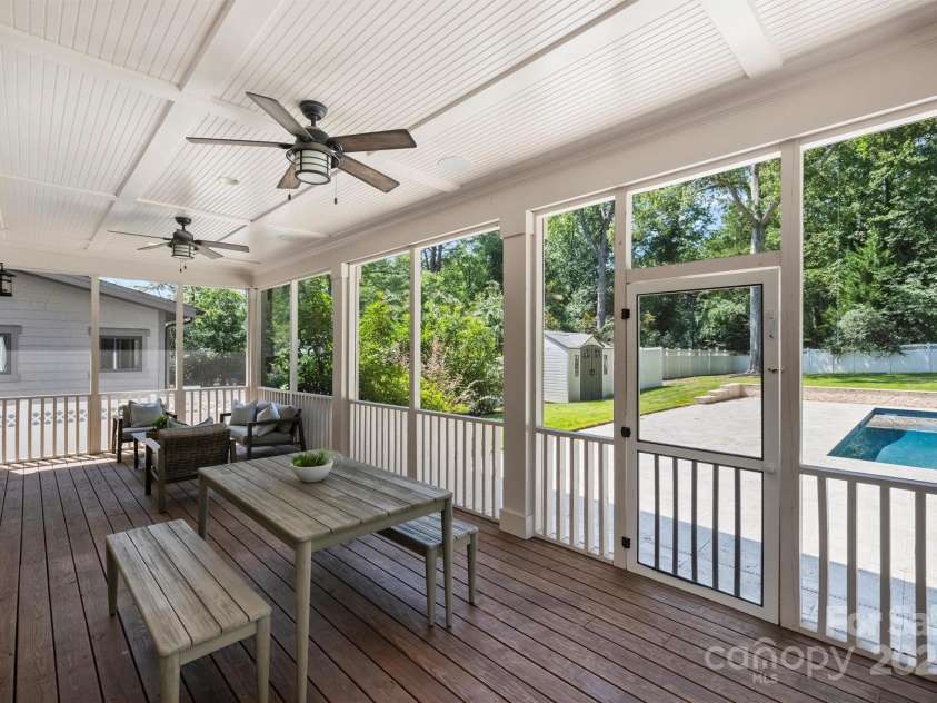 431 Wonderwood Drive, Charlotte, NC 28211.  MLS# CAR4266684, YatesRealty ID 26192. 