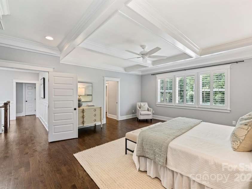 431 Wonderwood Drive, Charlotte, NC 28211.  MLS# CAR4266684, YatesRealty ID 26192. 