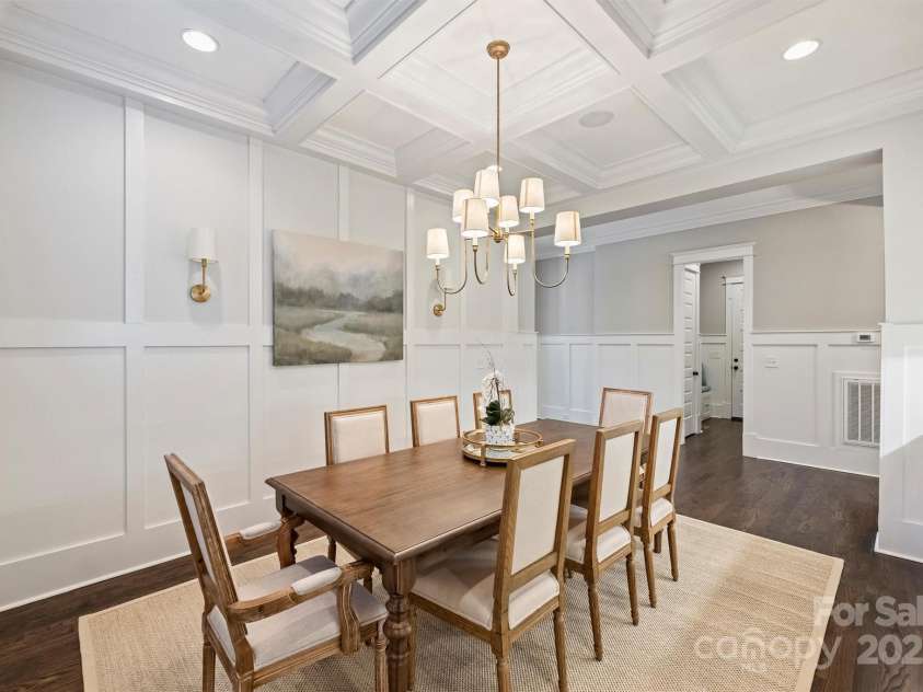 431 Wonderwood Drive, Charlotte, NC 28211.  MLS# CAR4266684, YatesRealty ID 26192. 