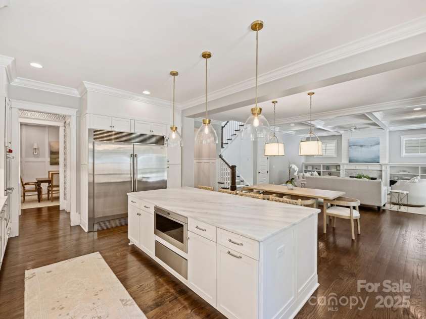 431 Wonderwood Drive, Charlotte, NC 28211.  MLS# CAR4266684, YatesRealty ID 26192. 