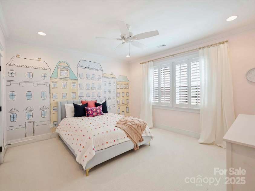 431 Wonderwood Drive, Charlotte, NC 28211.  MLS# CAR4266684, YatesRealty ID 26192. Bedroom