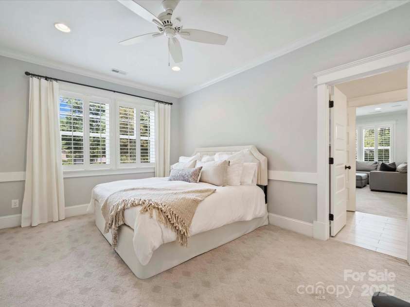 431 Wonderwood Drive, Charlotte, NC 28211.  MLS# CAR4266684, YatesRealty ID 26192. Bedroom