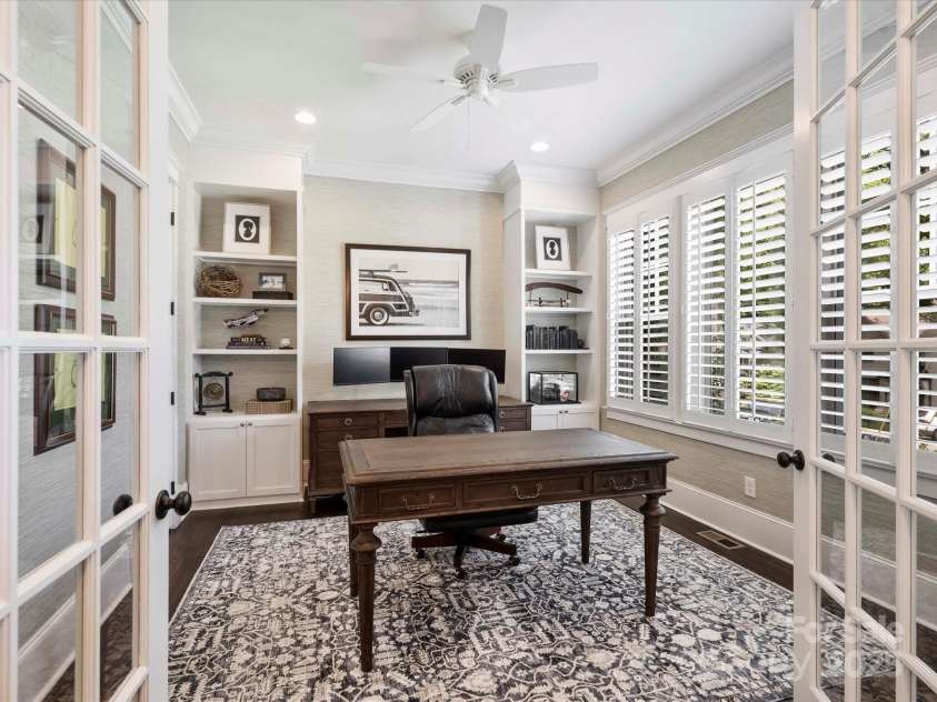 431 Wonderwood Drive, Charlotte, NC 28211.  MLS# CAR4266684, YatesRealty ID 26192. Bedroom/Office