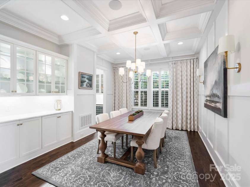 431 Wonderwood Drive, Charlotte, NC 28211.  MLS# CAR4266684, YatesRealty ID 26192. Dining Room
