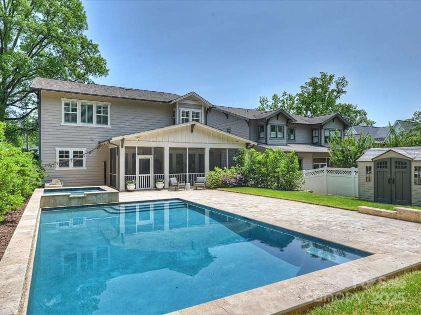 431 Wonderwood Drive, Charlotte, NC 28211.  MLS# CAR4266684, YatesRealty ID 26192. Pool