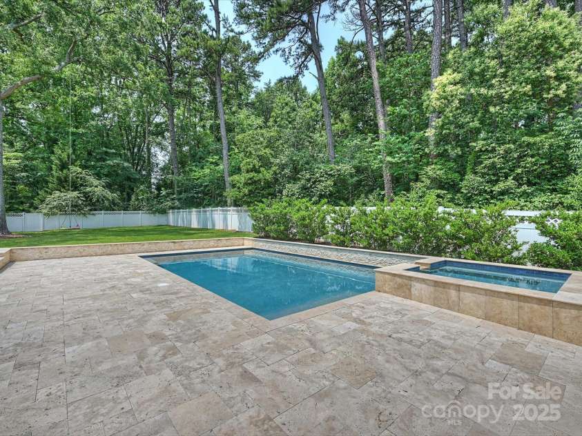 431 Wonderwood Drive, Charlotte, NC 28211.  MLS# CAR4266684, YatesRealty ID 26192. Pool and Spa