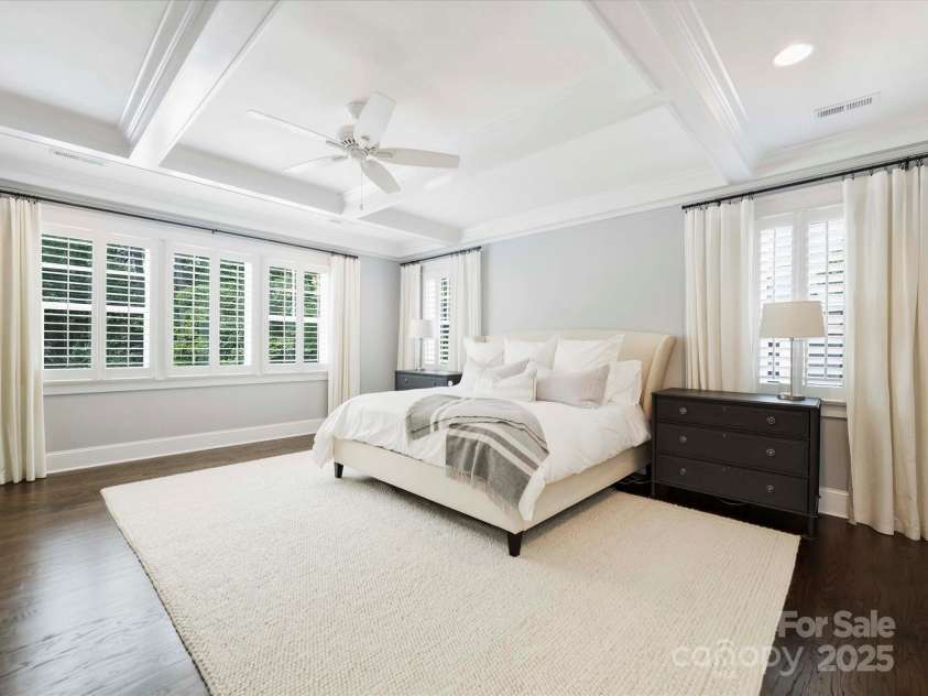 431 Wonderwood Drive, Charlotte, NC 28211.  MLS# CAR4266684, YatesRealty ID 26192. Primary Bedroom
